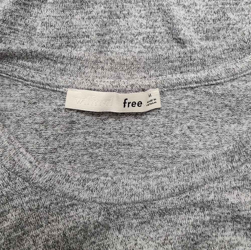 Aritzia Wilfred Free Diapason Gray Long Sleeve Tee Women's Size M - Picture 12 of 14